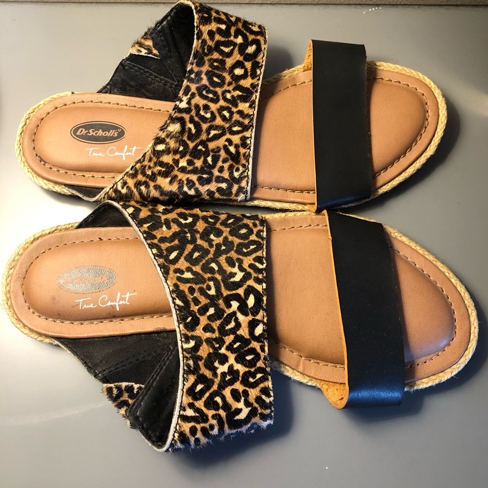 Dr. School’s True Comfort leather upper sandal with animal print Size 6
